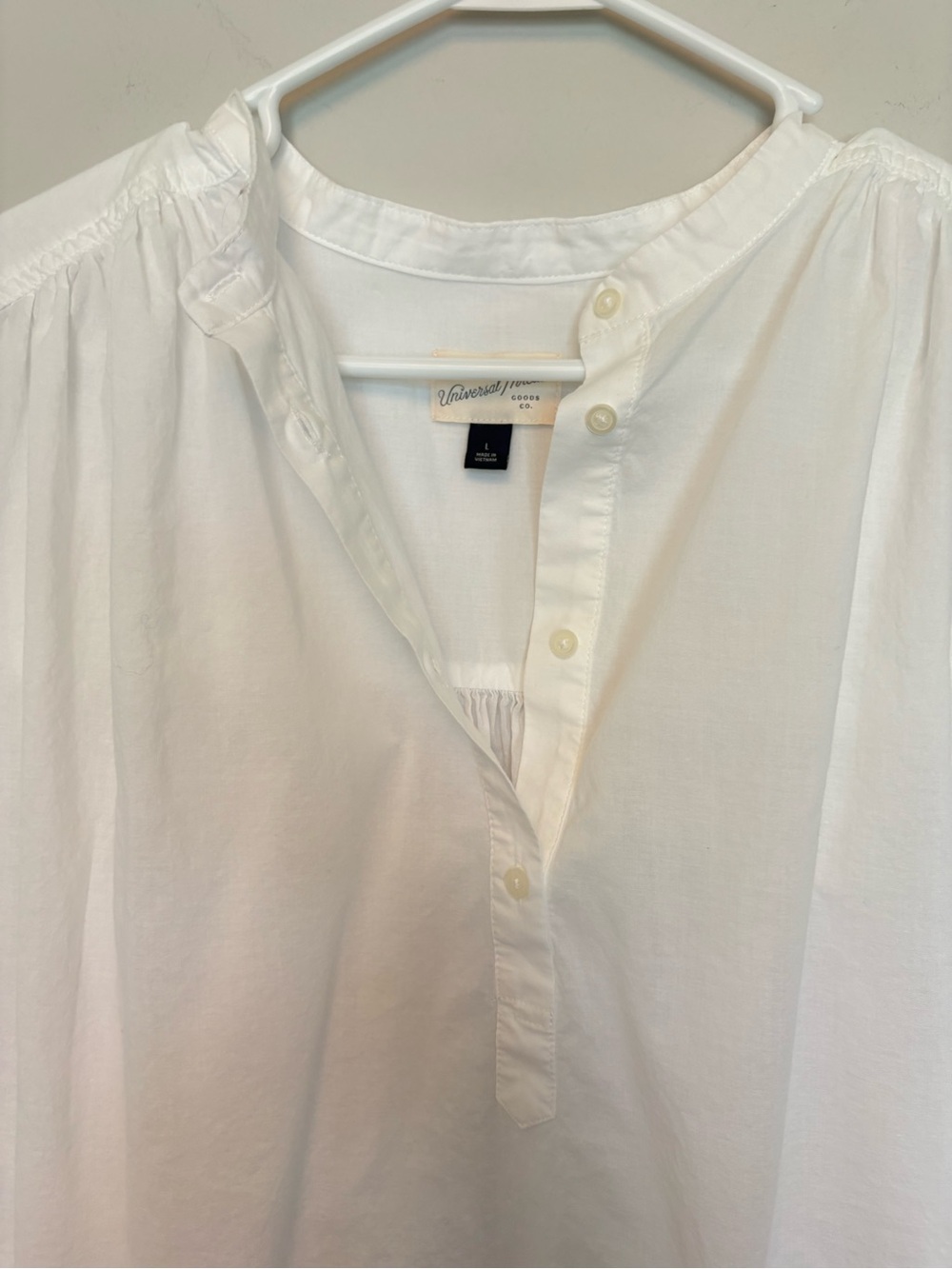 Universal Thread Women’s White Blouse Short Sleeve Button Front Cotton Top Sz L - Picture 4 of 10
